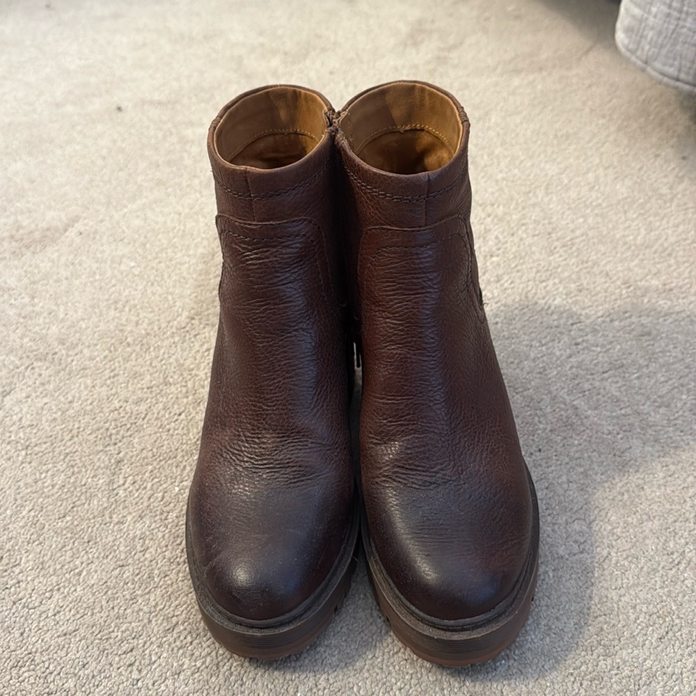 Zodiac boots